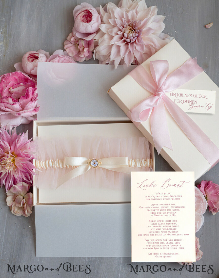 BRIDE bolero, robes, garter Geschenkidee für die Braut Strumpfband Tüll-Strumpfband in Geschenkbox – Überraschung vom Junggesellinnenabschied