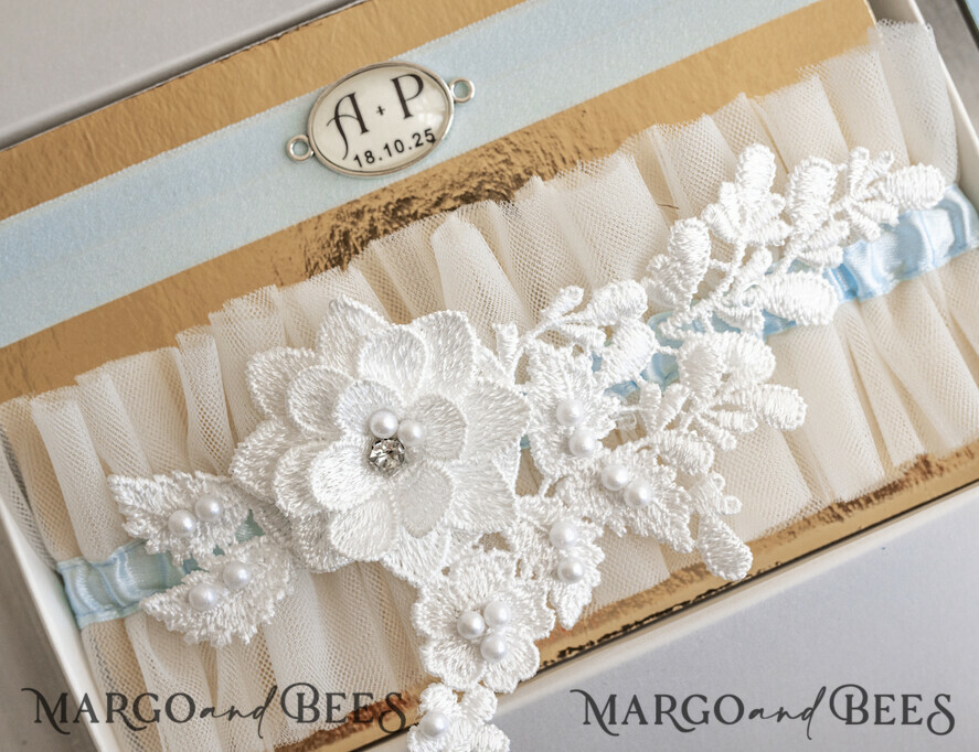 BRIDE bolero, robes, garter Geschenkidee für die Braut Strumpfband Strumpfband Etwas Blaues Geschenk für die Braut von der Trauzeugin JGA