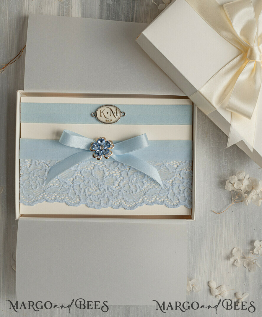 BRIDE bolero, robes, garter Geschenkidee für die Braut Strumpfband Doppeltes Strumpfband-Set für die Braut – edel & romantisch in Geschenkbox mit Gedicht – perfektes Geschenk zur Hochzeit