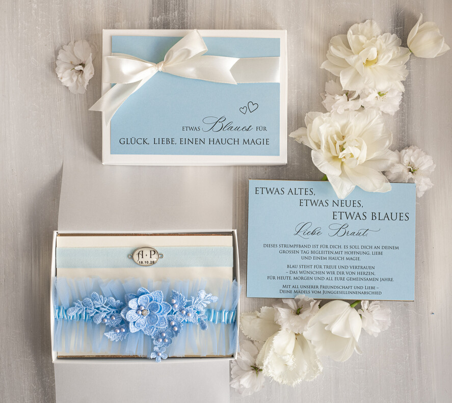 BRIDE bolero, robes, garter Geschenkidee für die Braut Strumpfband Strumpfband Etwas Blaues Geschenk für die Braut von der Trauzeugin JGA