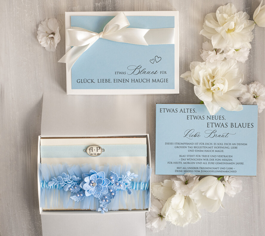 BRIDE bolero, robes, garter Geschenkidee für die Braut Strumpfband Strumpfband Etwas Blaues Geschenk für die Braut von der Trauzeugin JGA