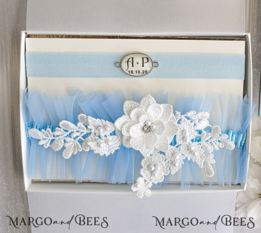 BRIDE bolero, robes, garter Geschenkidee für die Braut Strumpfband Strumpfband Etwas Blaues Geschenk für die Braut von der Trauzeugin JGA