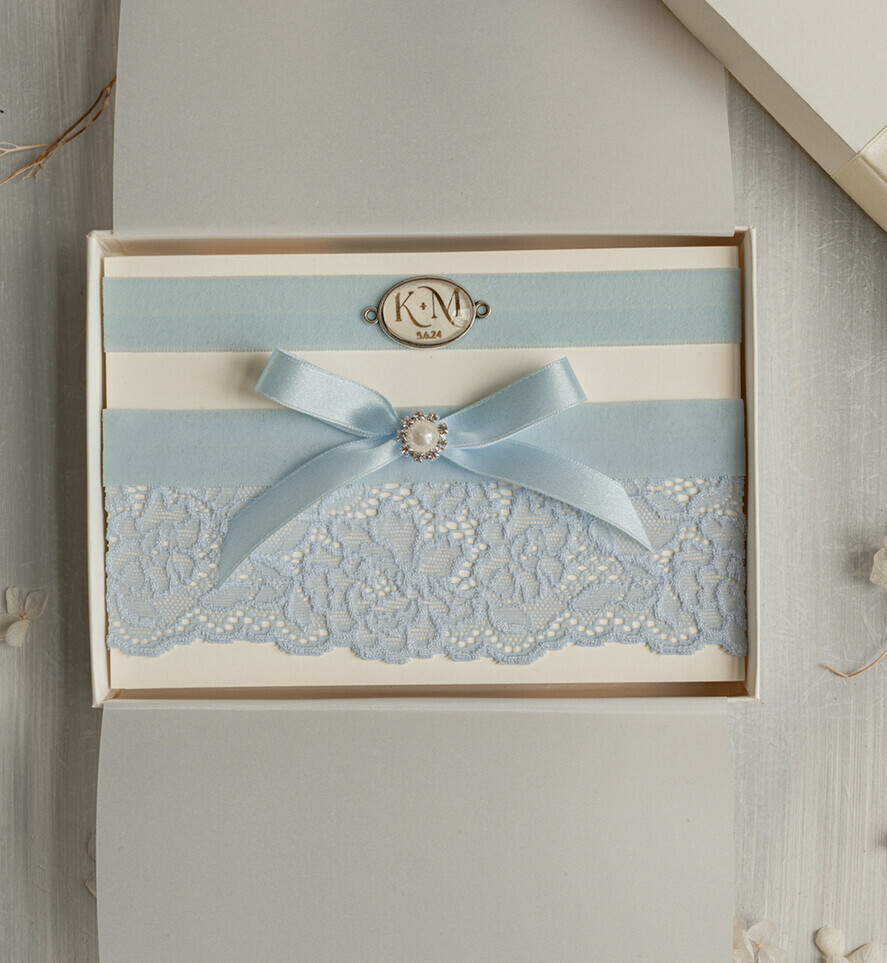 BRIDE bolero, robes, garter Geschenkidee für die Braut Strumpfband Doppeltes Strumpfband-Set für die Braut – edel & romantisch in Geschenkbox mit Gedicht – perfektes Geschenk zur Hochzeit