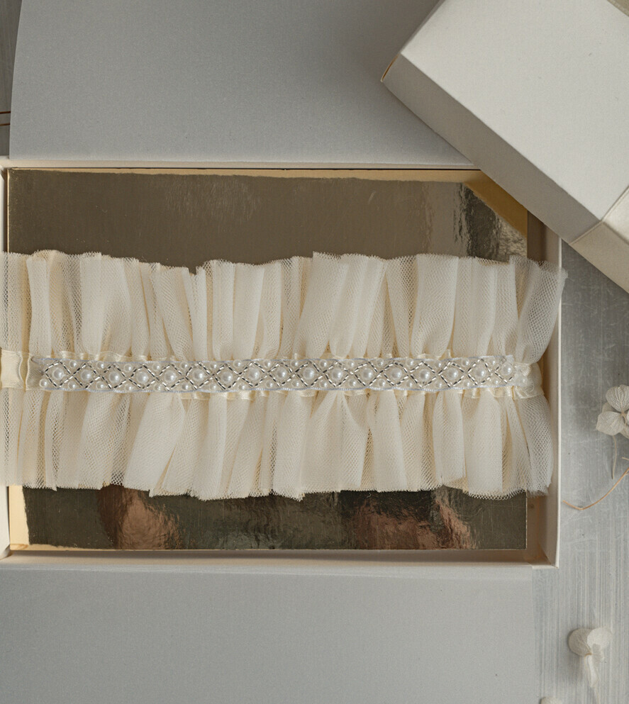 BRIDE bolero, robes, garter Geschenkidee für die Braut Strumpfband Ecru Tüll-Strumpfband mit Perlen in Geschenkbox – Überraschung vom Junggesellinnenabschied