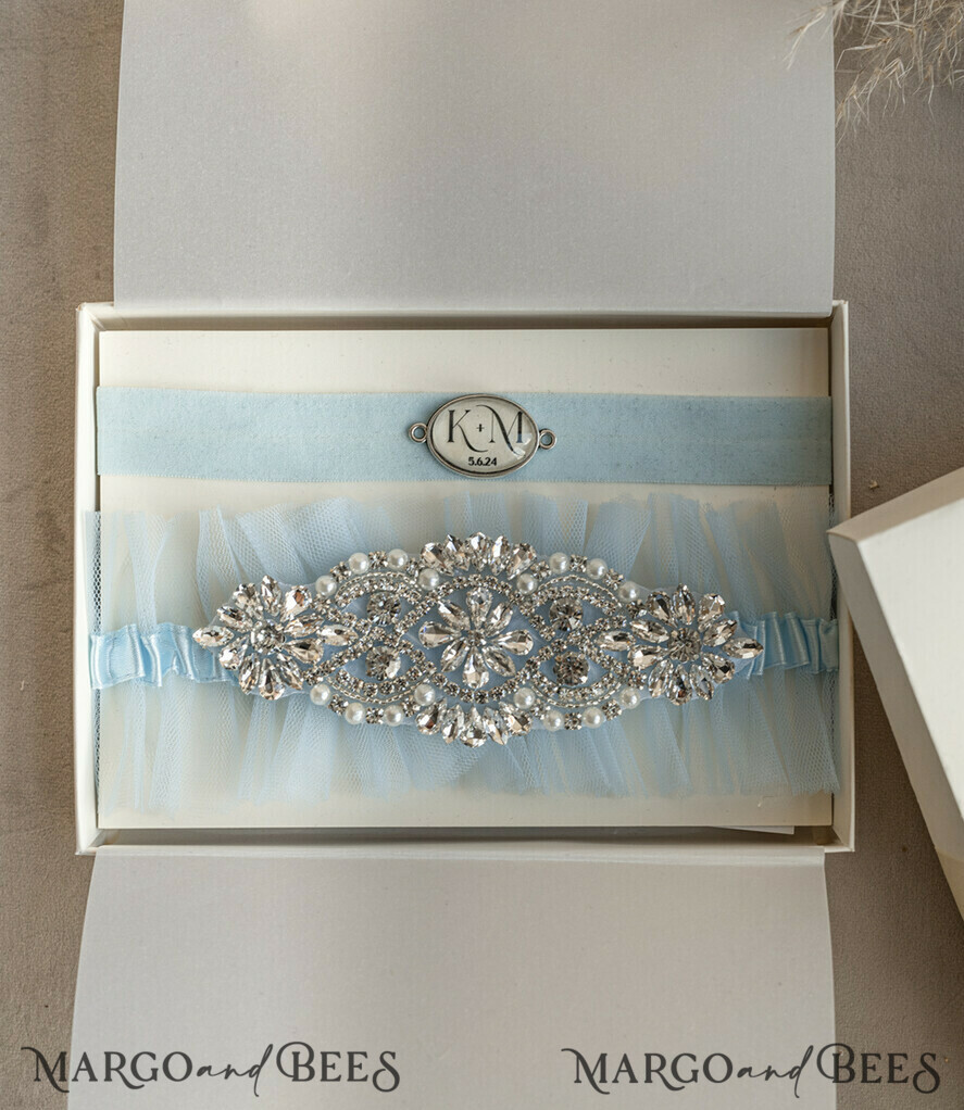 BRIDE bolero, robes, garter Geschenkidee für die Braut Strumpfband Strumpfband Etwas Blaues Geschenk für die Braut von der Trauzeugin JGA