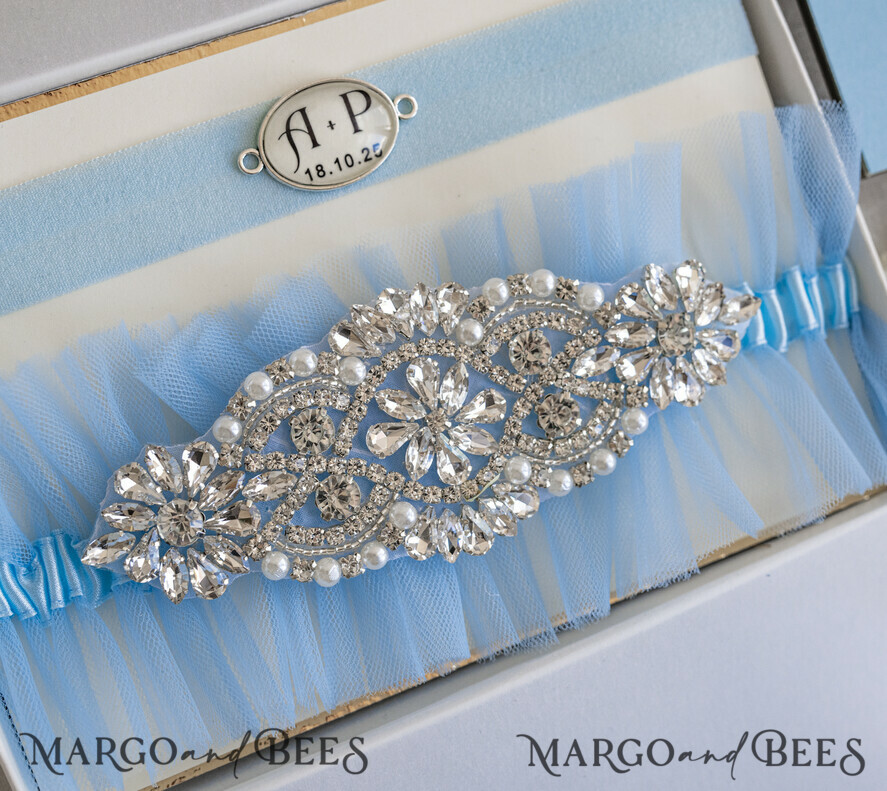 BRIDE bolero, robes, garter Geschenkidee für die Braut Strumpfband Strumpfband Etwas Blaues Geschenk für die Braut von der Trauzeugin JGA