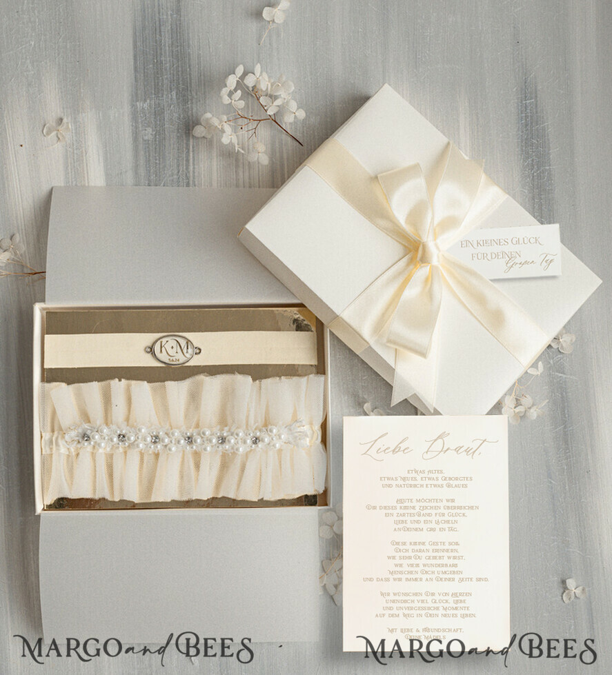 BRIDE bolero, robes, garter Geschenkidee für die Braut Strumpfband Strumpfband Ecru mit Personalisierung – Geschenkset für die Braut – Etwas Blaues zur Hochzeit