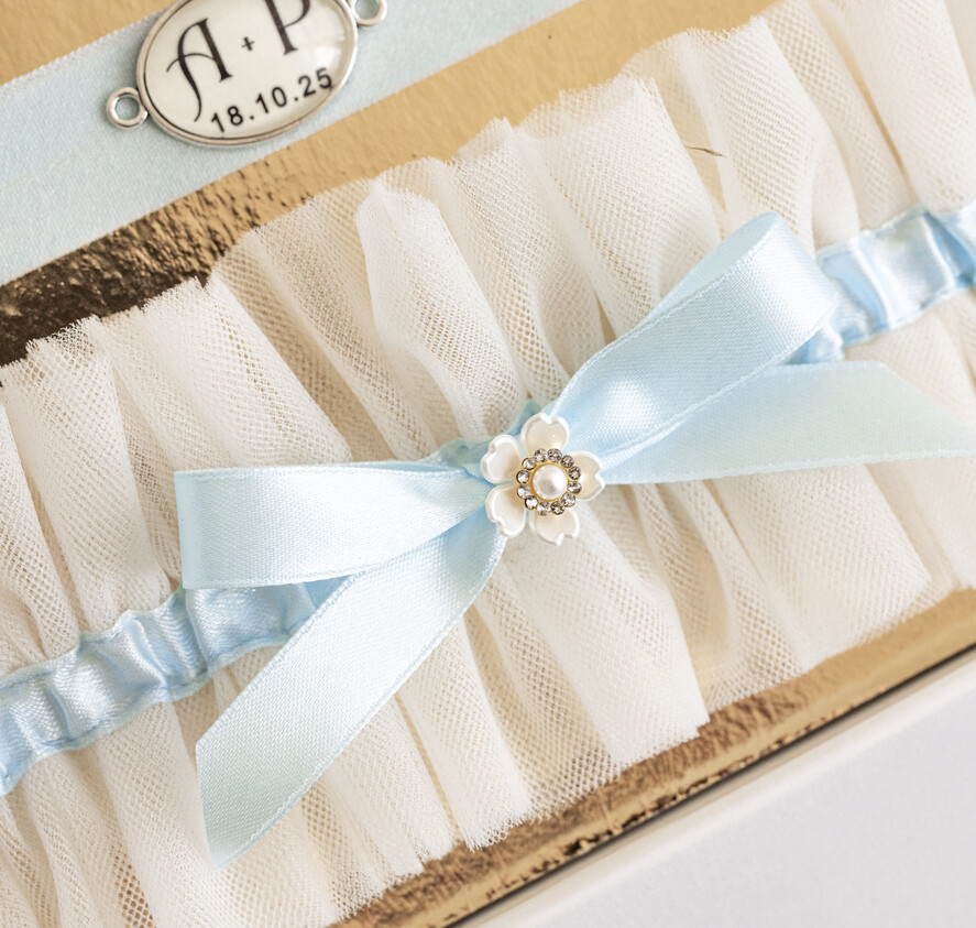 BRIDE bolero, robes, garter Geschenkidee für die Braut Strumpfband Strumpfband Etwas Blaues Geschenk für die Braut von der Trauzeugin JGA