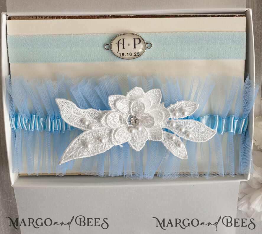 BRIDE bolero, robes, garter Geschenkidee für die Braut Strumpfband Strumpfband Etwas Blaues Geschenk für die Braut von der Trauzeugin JGA