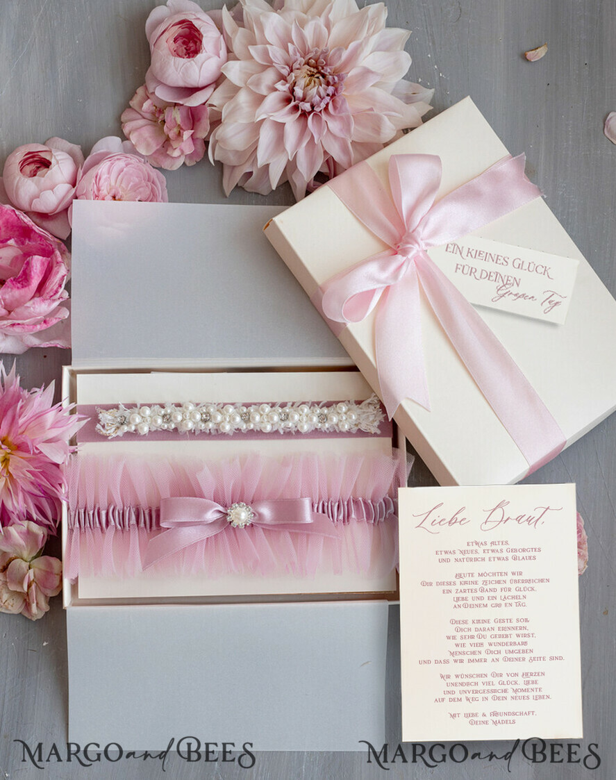 BRIDE bolero, robes, garter Geschenkidee für die Braut Strumpfband Doppeltes Strumpfband-Set für die Braut – edel & romantisch in Geschenkbox mit Gedicht – perfektes Geschenk zur Hochzeit