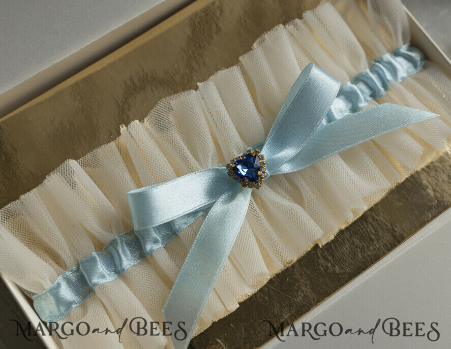 BRIDE bolero, robes, garter Geschenkidee für die Braut Strumpfband Elegantes Strumpfband für die Braut – Geschenkbox mit „Etwas Blauem“ und Grußkarte