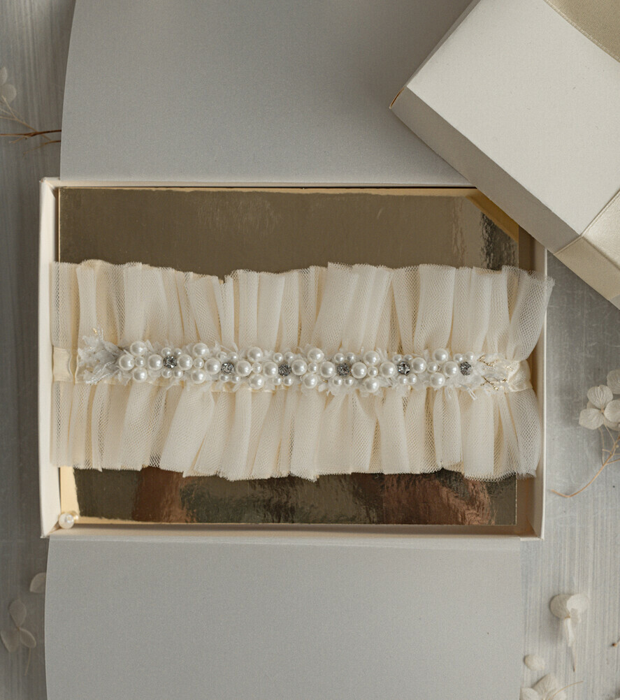 BRIDE bolero, robes, garter Geschenkidee für die Braut Strumpfband Ecru Tüll-Strumpfband mit Perlen in Geschenkbox – Überraschung vom Junggesellinnenabschied