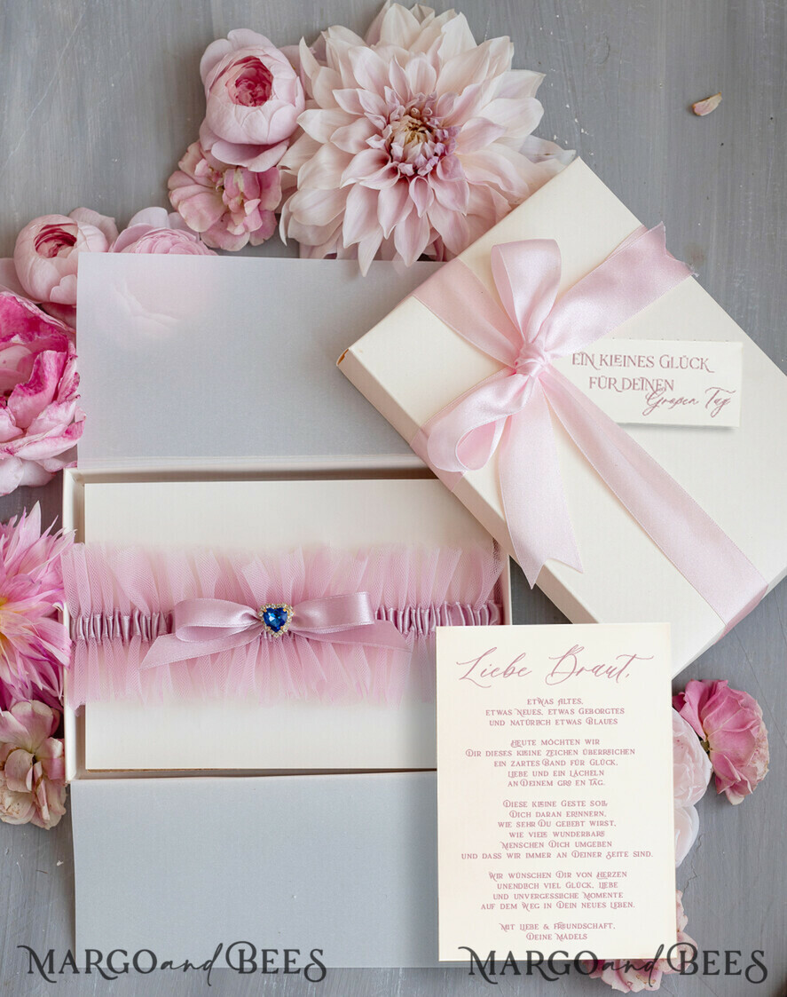 BRIDE bolero, robes, garter Geschenkidee für die Braut Strumpfband Rosa Tüll-Strumpfband in Geschenkbox – Überraschung vom Junggesellinnenabschied