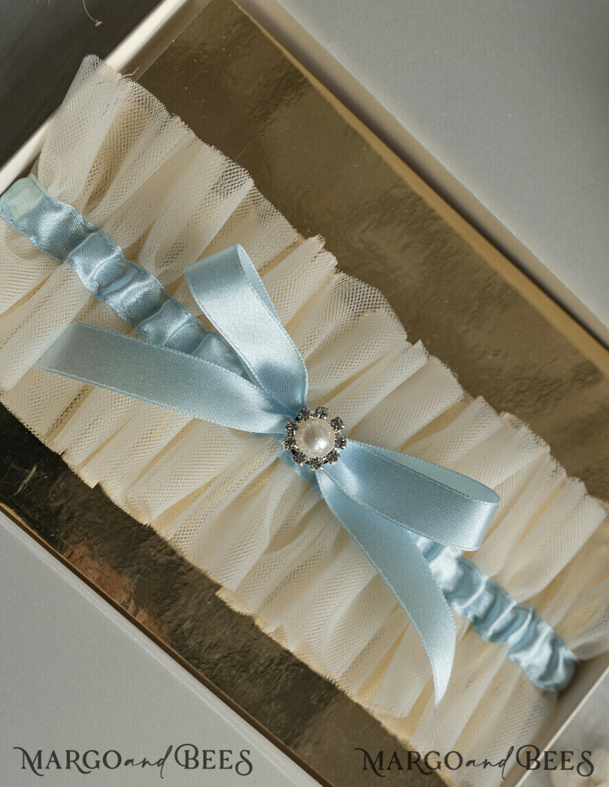 BRIDE bolero, robes, garter Geschenkidee für die Braut Strumpfband Elegantes Strumpfband für die Braut – Geschenkbox mit „Etwas Blauem“ und Grußkarte