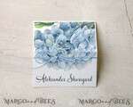 PLATZKARTEN / TISCHKARTEN  
 Boho Eleganz Bold Linie Zarte weiße Hochzeitstischkarten mit blauer Schnur, elegantes staubiges blaues Blumenmuster, moderne Designhochzeitsnamensschilder, Hortensie benutzerdefinierte Gästennamenskarten.2