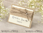 PLATZKARTEN / TISCHKARTEN  
 Rustikale Eco-Hochzeitsplatzkarten Rustikale Elfenbein-Hochzeitsplatzkarten, natürliche Jute mit Juteband-Eskortkarten, eleganter schwarzer Druck, zarte Hochzeitsstationery, rustikale Hochzeitsnamenskarten6
