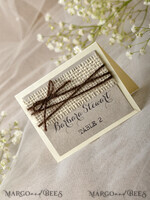PLATZKARTEN / TISCHKARTEN  
 Rustikale Eco-Hochzeitsplatzkarten Rustikale Eco Braune Hochzeitsplatzkarten, Elfenbein Stoff mit dunklem Bindfaden, eleganter schwarzer Druck, zarte Hochzeitsstationery, rustikale Begleitkarten, bearbeitbarer Text5