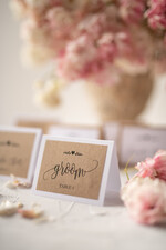 PLATZKARTEN / TISCHKARTEN  
 Rustikale Eco-Hochzeitsplatzkarten Minimalistische weiße Hochzeitsplatzkarten, rustikales öko-braun mit schwarzem Druck, zarte Hochzeitsnamensschilder, einzigartige Hochzeitsstationery, individuell formulierte Begleitkarten.12