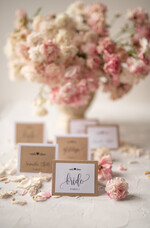 PLATZKARTEN / TISCHKARTEN  
 Rustikale Eco-Hochzeitsplatzkarten Minimalistische weiße Hochzeitsplatzkarten, rustikales öko-braun mit schwarzem Druck, zarte Hochzeitsnamensschilder, einzigartige Hochzeitsstationery, individuell formulierte Begleitkarten.12