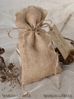   cute wedding favor cards, Rustic Burlap Favor Bags4