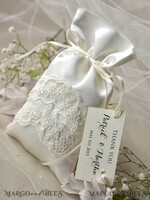   romantic wedding favors, Saltin Lace Bags4