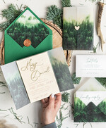 HOCHZEITS EINLADUNGEN Wald / Berge / Waldlandschaft Thema Wald Holz Hochzeits-Einladungssatz, moderne rustikale Hochzeitskarten, natürliche Holz Einladungen Set Hochzeitseinladungen, grüne Hochzeitseinladungen, neblige Wald frostige Hochzeitseinladungssuite, Kiefernhochzeitseinladung.20