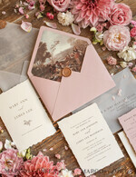 HOCHZEITS EINLADUNGEN Elegante Einladungen Klassische Karten Elegante Hochzeitseinladung in zartem Blush-Pink, Kunstvolle Hochzeitsstationery im Vintage-Landschaftsstil, Minimalistische Hochzeitseinladungen, maßgeschneiderte Stationery17
