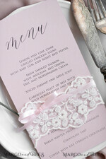MENÜ & PROGRAMME  
 rustikal und Spitze Romantisches Blush-Pink Hochzeitsmenü mit Band, personalisierte Menü-Karten aus Vintage-Spitze, Shabby Chic Hochzeitsmenü mit floralem Motiv, minimalistische Hochzeitskarten10