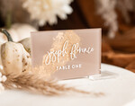 PLATZKARTEN / TISCHKARTEN  
 Acrylgold klar / Holz 3D Acryl Beige Platzkarte mit Ständer, Arch Clear Nude Taupe Namenskarten, Premium Luxus Sitzkarten, Platzkarten für Hochzeitsgäste, Gold Gäste-Eskortkarten38
