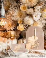 PLATZKARTEN / TISCHKARTEN  
 Acrylgold klar / Holz 3D Acryl Beige Platzkarte mit Ständer, Arch Clear Nude Taupe Namenskarten, Premium Luxus Sitzkarten, Platzkarten für Hochzeitsgäste, Gold Gäste-Eskortkarten38