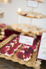 PLACE CARDS / TABLE CARDS Luxury Premium Glitter/ Gold/ Silver/ Rose Gold Maroon Wedding Place Cards, White Cards with Gold Foil Prinout, Romantic Wedding Name Tags, Marsala Wedding Stationery, Luxury Real Gold Foil Wedding Place Card9
