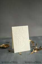 TISCHDEKORATIONSCHILDER   Glitzer Goldfolierte und floral prägte Hochzeits-Tischnummern, Letterpress Tischkarten, elegante florale Tischdekoration, glamouröse geprägte Hochzeitsstationery, bearbeitbarer Text4