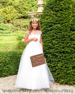 BLUMENMÄDCHEN / SEITENJUNGE SCHILDER rustikal Personalisierte Holzhochzeitsschild, Holzschild für den Ringträger, Holzggraviertes Schild für das Blumenmädchen, Schild für den Hochzeitstag des Blumenmädchens, rustikale Hochzeitsdekoration für das Blumenmädchen, Papa, hier kommt Mama, hier kommt die Braut.3