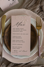MENU & PROGRAMS romantic Elegant wedding menu card – a stylish way to display your wedding dishes and beautifully complement your table décor and place settings.4