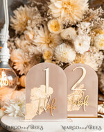 TISCHDEKORATIONSCHILDER   Acryl Tischdekoration Zahlen Acrylbogen Beige Tischnummern, klare Acryl- und goldene Tischnummern, Nude Taupe Gold Plexi Tischnummern, Tan Luxus Hochzeits Tischdekoration, Erdige Hochzeitsbeschilderung.34