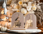 TISCHDEKORATIONSCHILDER   Acryl Tischdekoration Zahlen Acrylbogen Beige Tischnummern, klare Acryl- und goldene Tischnummern, Nude Taupe Gold Plexi Tischnummern, Tan Luxus Hochzeits Tischdekoration, Erdige Hochzeitsbeschilderung.34