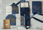 HOCHZEITS EINLADUNGEN Einladungen für VIP/ Boxeinladungen für Eltern Vip Marineblau Goldfolien-Hochzeitseinladungen in Samtbox, Plexi Glamour Hochzeitseinladungs-Set Luxusbox, Romantische Samt-Hochzeitseinladungen, Maßgeschneiderte Goldene Einladungen29