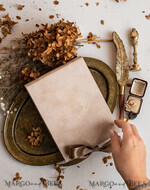 HOCHZEITS EINLADUNGEN Einladungen für VIP/ Boxeinladungen für Eltern Luxuriöse Goldfolien-Hochzeitseinladungsbox, Acryl-Einladung in Samtbox, romantische Samthochzeitskarten, maßgeschneiderte goldene Hochzeitsstationery, luxuriöse Einladungen.33