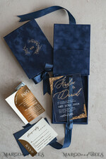 HOCHZEITS EINLADUNGEN Einladungen für VIP/ Boxeinladungen für Eltern Vip Marineblau Goldfolie Hochzeitseinladungen in Samtbox, Plexi Glamour Hochzeitseinladungsset Luxusbox, Romantische Samthochzeitseinladungen, Maßgeschneiderte goldene Einladungen11