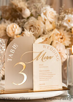 TISCHDEKORATIONSCHILDER   Samt Tischnummern und Dekoration Acrylbogen Tischnummer & Dinner-Menü-Kombination, gefrorenes Elfenbein-Acryl-Gold-Schild, goldene gefrostete Plexi-Velours-Tischnummern & Menü-Kombination, luxuriöse Hochzeits-Tischdekoration, Hochzeitsbeschilderung goldene Spiegeltischnummern & Menü24