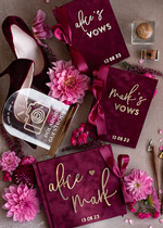 HOCHZEITS-GÄSTEBÜCHER Bundle Gustbooks & Vows Set Personalisierte Hochzeits-Maronne Gästebuch & maßgeschneiderte Hochzeitsburgunder Samt-Eheversprechen Set von zwei - Bundle Gold Gästebuch und Eheversprechen Bücher24
