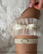 BRAUT Bolero, Kleider, Strumpfband STRUMPFBAND FÜR DIE BRAUT Set aus zwei Gürteln, personalisierter Hochzeitsgürtel in Box, etwas blauer Tüllgürtel & personalisiertes Wurfset, Gürtel für die Braut, Geschenkgutschein für die Braut, Elfenbein-Tüllgürtelset, Geschenk für die Braut, Wurfgürtel12