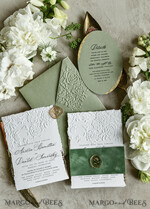 HOCHZEITS EINLADUNGEN geprägte Einladungen Maßgeschneiderte geprägte Blind Sagegrün Gold Hochzeitseinladung, Goldene Grünpflanzen geprägte Rosen Floral Hochzeitseinladung, Boho Ecru Garten geprägte Einladungssuite, Baumwollpapier Hochzeitseinladungssuite, Deckled Edge Einladungen, Zerrissene Kante Hochzeitseinladungen golden38