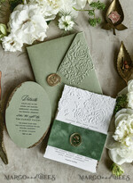 HOCHZEITS EINLADUNGEN geprägte Einladungen Maßgeschneiderte geprägte Blind Sagegrün Gold Hochzeitseinladung, Goldene Grünpflanzen geprägte Rosen Floral Hochzeitseinladung, Boho Ecru Garten geprägte Einladungssuite, Baumwollpapier Hochzeitseinladungssuite, Deckled Edge Einladungen, Zerrissene Kante Hochzeitseinladungen golden38