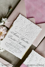 HOCHZEITS EINLADUNGEN geprägte Einladungen Maßgeschneiderte geprägte Blind Sagegrün Gold Hochzeitseinladung, goldene Pflanzenprägung Rosen florale Hochzeitseinladung, Boho Ecru Garten geprägte Einladungssuite, Baumwollpapier-Hochzeitseinladungssuite, Deckled Edge Einladungen, zerfledderte Kante Hochzeitseinladungen gold.29