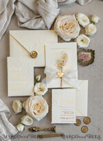 HOCHZEITS EINLADUNGEN geprägte Einladungen Feine Kunst geprägte blinde Elfenbein-Gold-Hochzeitskarte, goldene prägte florale Hochzeitskarte, Boho Ecru geprägte Einladungskollektion, Hochzeitseinladungskollektion aus Baumwollpapier mit Spiegelherz17
