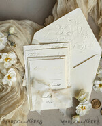 HOCHZEITS EINLADUNGEN geprägte Einladungen Fein Kunst Präge Elfenbein Gold Hochzeits Einladung mit getrockneten Blumen und zerrissenem Chiffonband, Goldene Präge Rosen Florale Hochzeits Einladung.15