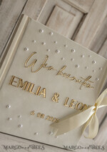 WEDDING GUEST BOOKS Hochzeitsgästebuch Hochzeitsfoto-Gästebuch Pearls Gold Acrylic Hochzeitsgästebuch Personalisiert Schilderset Samt Ecru Sofort-Fotobuch Boho Elegant Instax Hochzeitsfoto-Gästebuch11