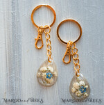 WEDDING FAVORS Resin Custom Resin Keychain Wedding Favors For Guests in bulk Custom Resin forget me not and baby breath flower  Keychain, Golden personalised Thank you gifts Teardrop Keychain with Gold-Plated Stainless Steel Hardware9