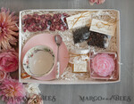 Geschenke zum Muttertag Geschenkset mit Tasse Geschenkset zum Muttertag – Box mit Tasse, Kaffee & Statuette mit Widmung für Mama5